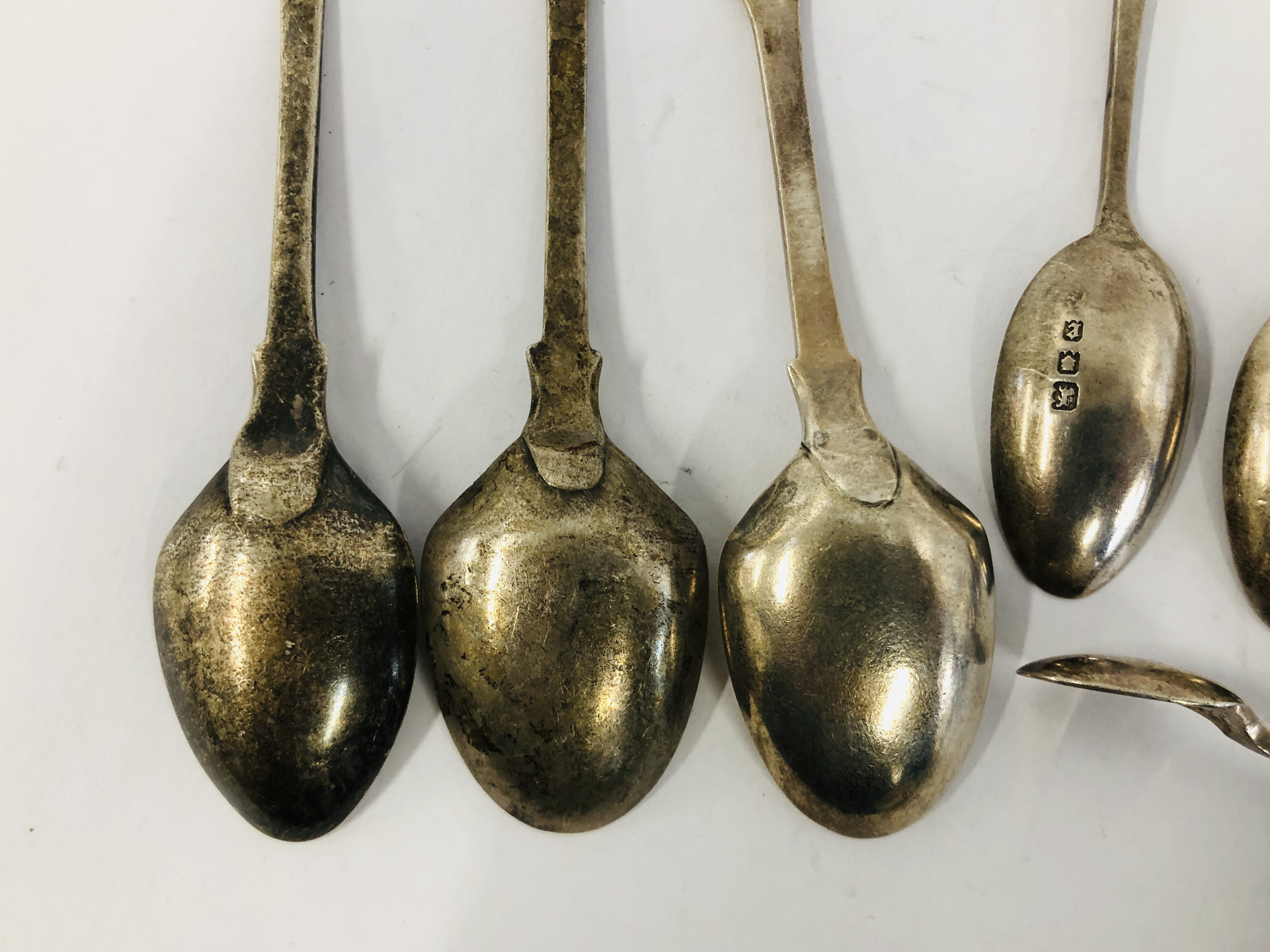 EIGHT VARIOUS SILVER TEASPOONS INCLUDING FOUR ONSLOW PATTERN AND MATCHING SUGAR NIPS, - Image 8 of 10