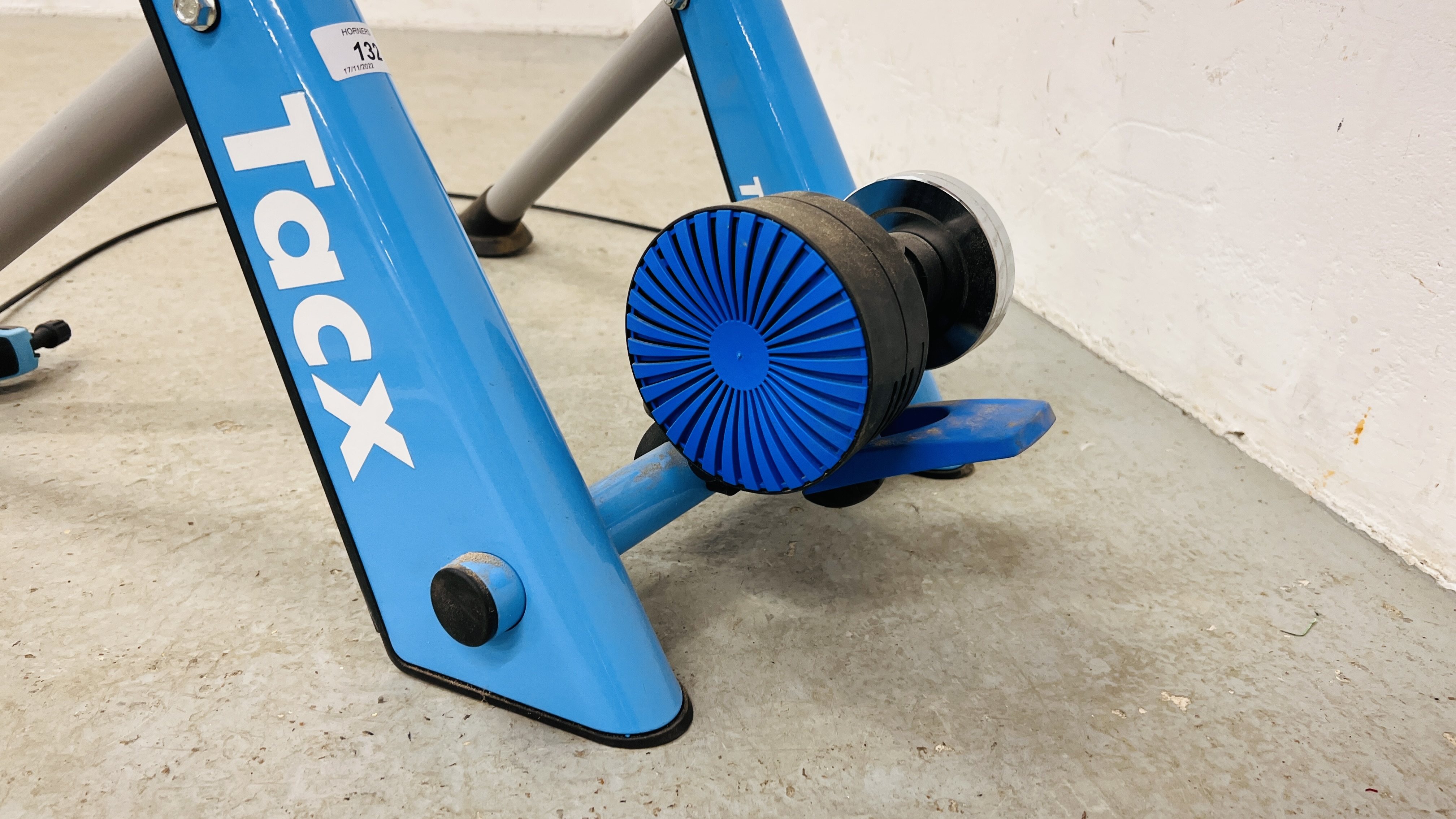 A TACX CYCLE TRAINER - SOLD AS SEEN. - Image 3 of 7