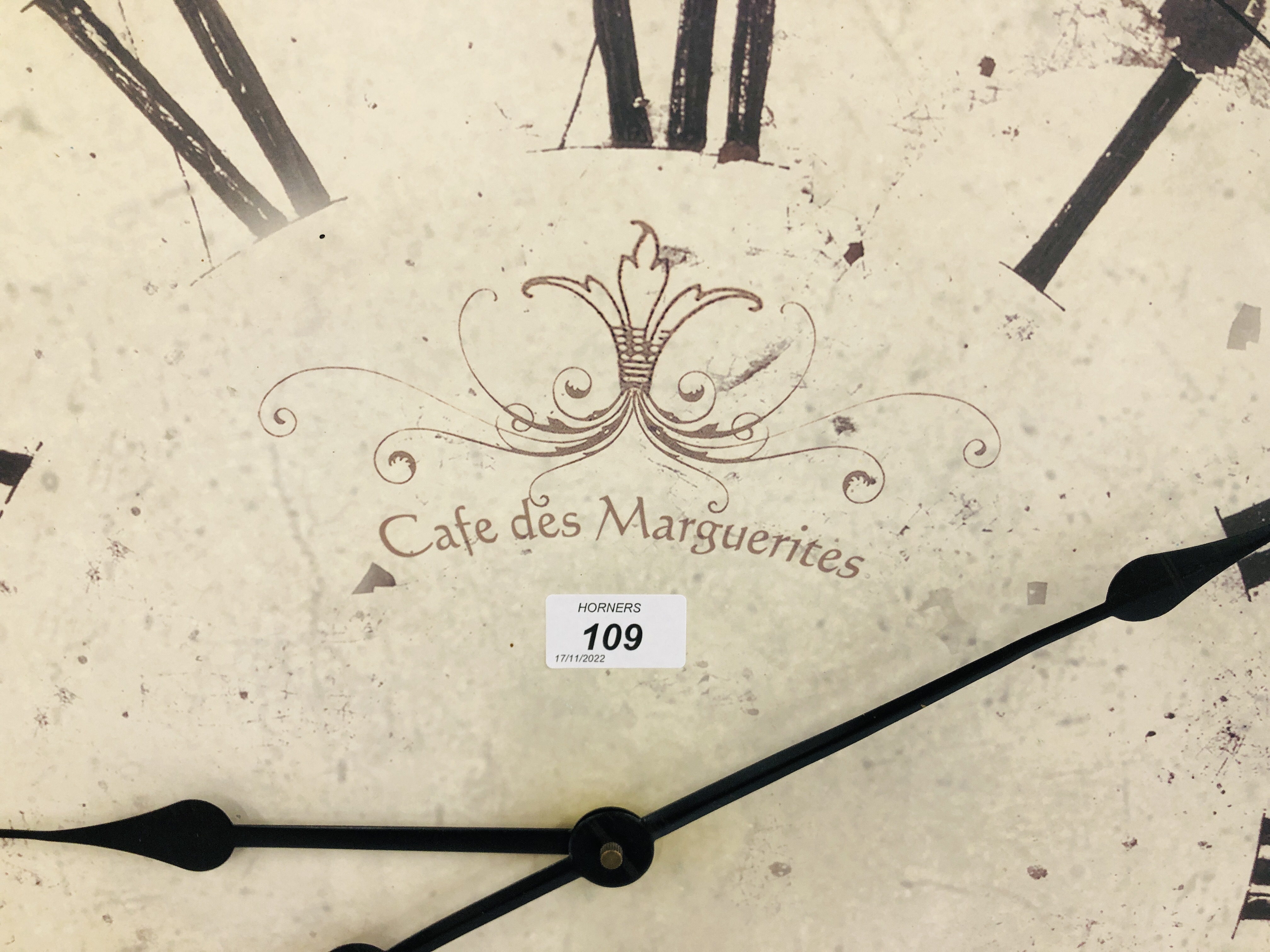 TWO REPRODUCTION WALL CLOCKS WITH QUARTZ MOVEMENTS ONE MARKED "CAFE DES MARGUERITES" DIAMETER 59CM. - Image 3 of 5