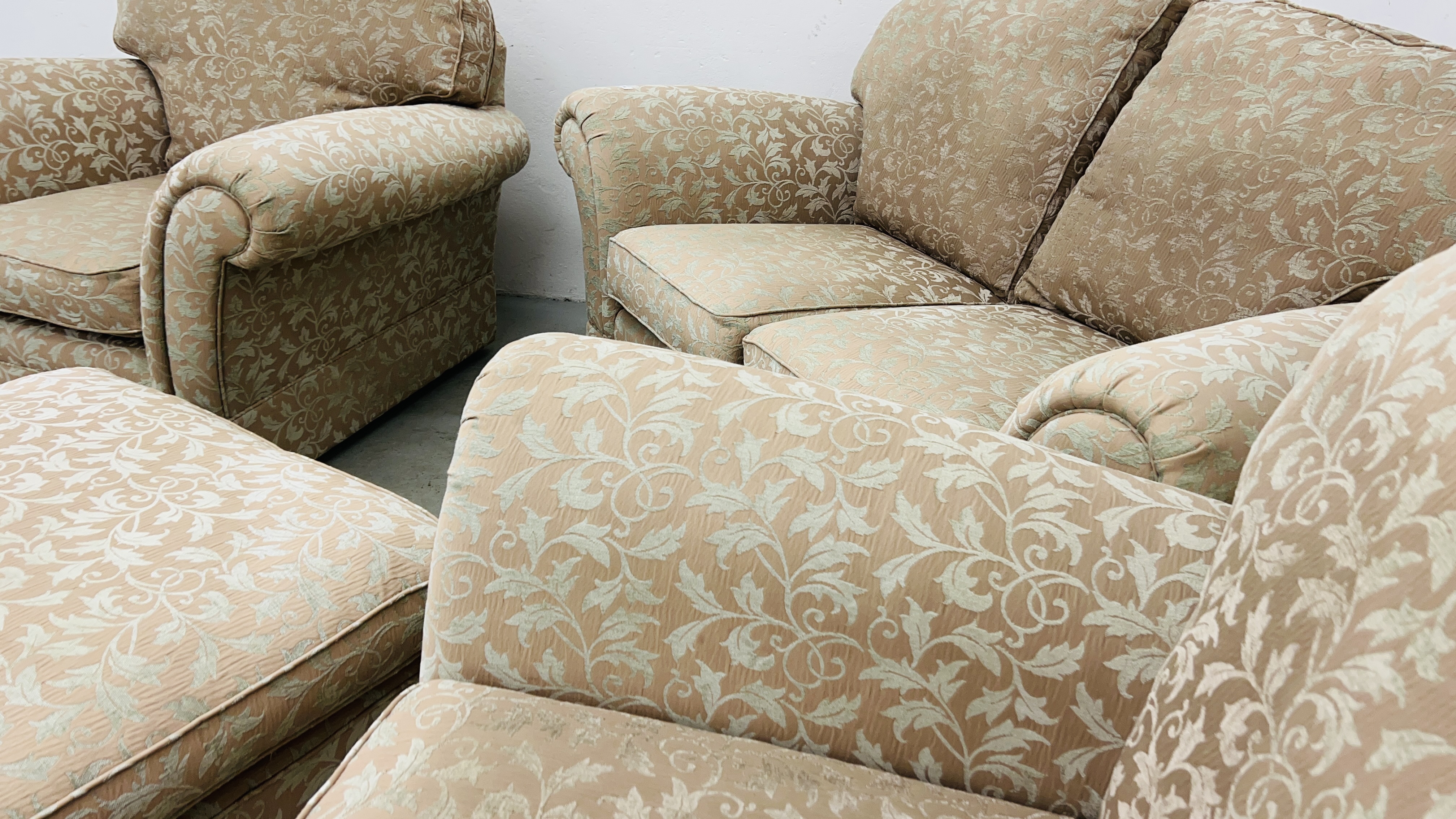 QUALITY MARKS & SPENCER LOUNGE SUITE COMPRISING TWO SEATER SOFA, - Image 6 of 18