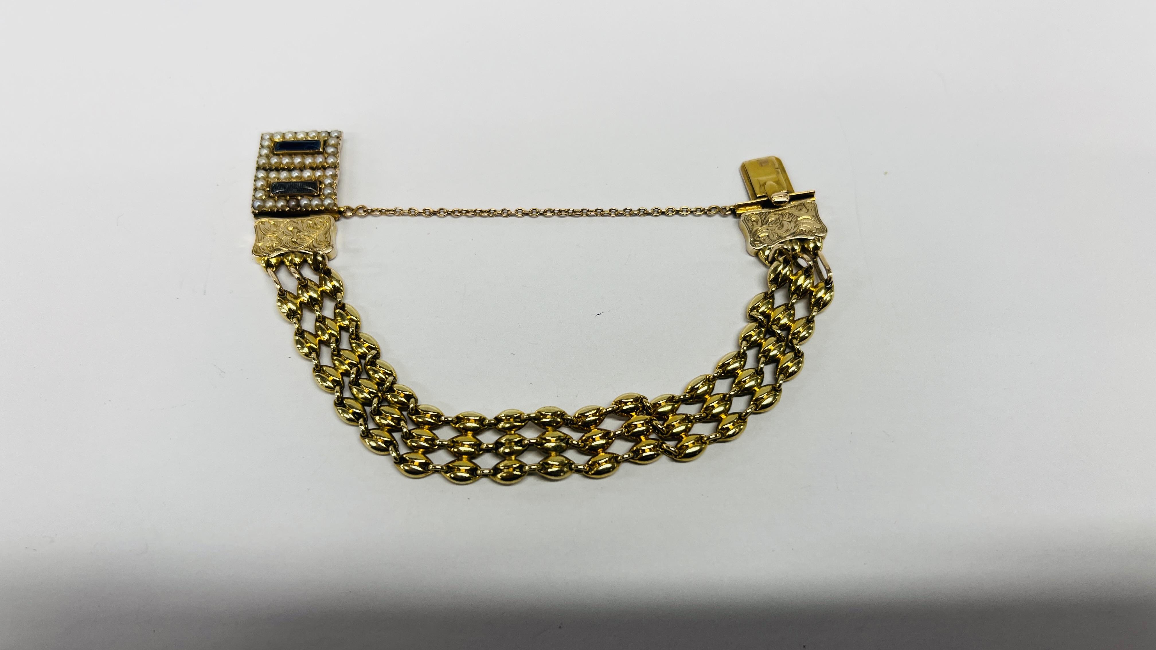 AN EDWARDIAN UNMARKED YELLOW METAL BRACELET, THE RECTANGULAR PANELS SURROUNDED BY SEED PEARLS, - Image 9 of 13