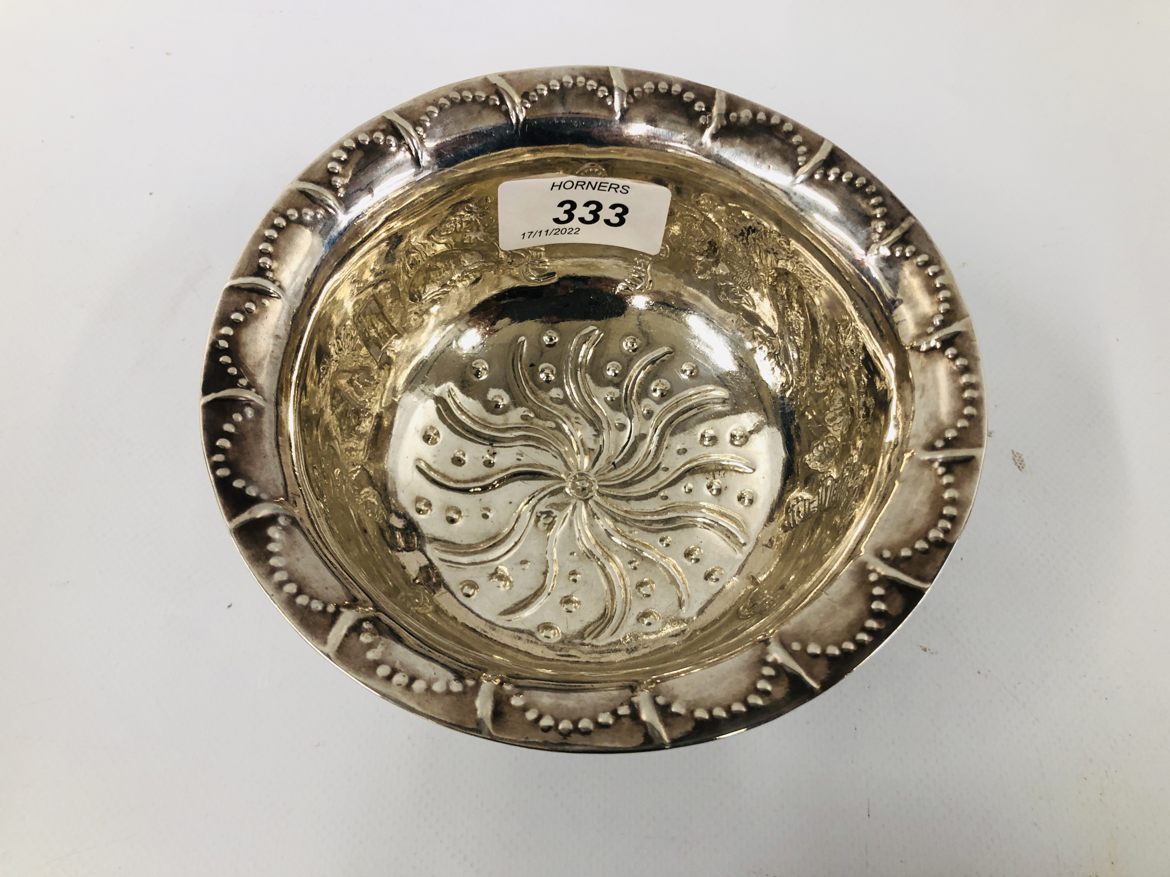 A SILVER CIRCULAR SUGAR DISH DECORATED WITH BIRDS, - Image 4 of 9