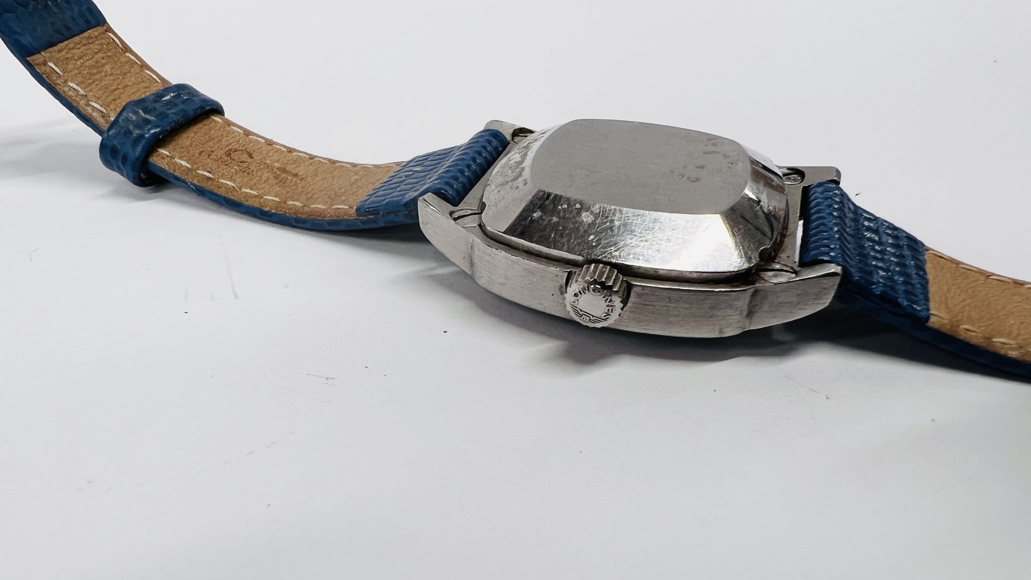 A LONGINES AUTOMATIC GENTLEMAN'S WRISTWATCH WITH STEEL CASE. - Image 7 of 9