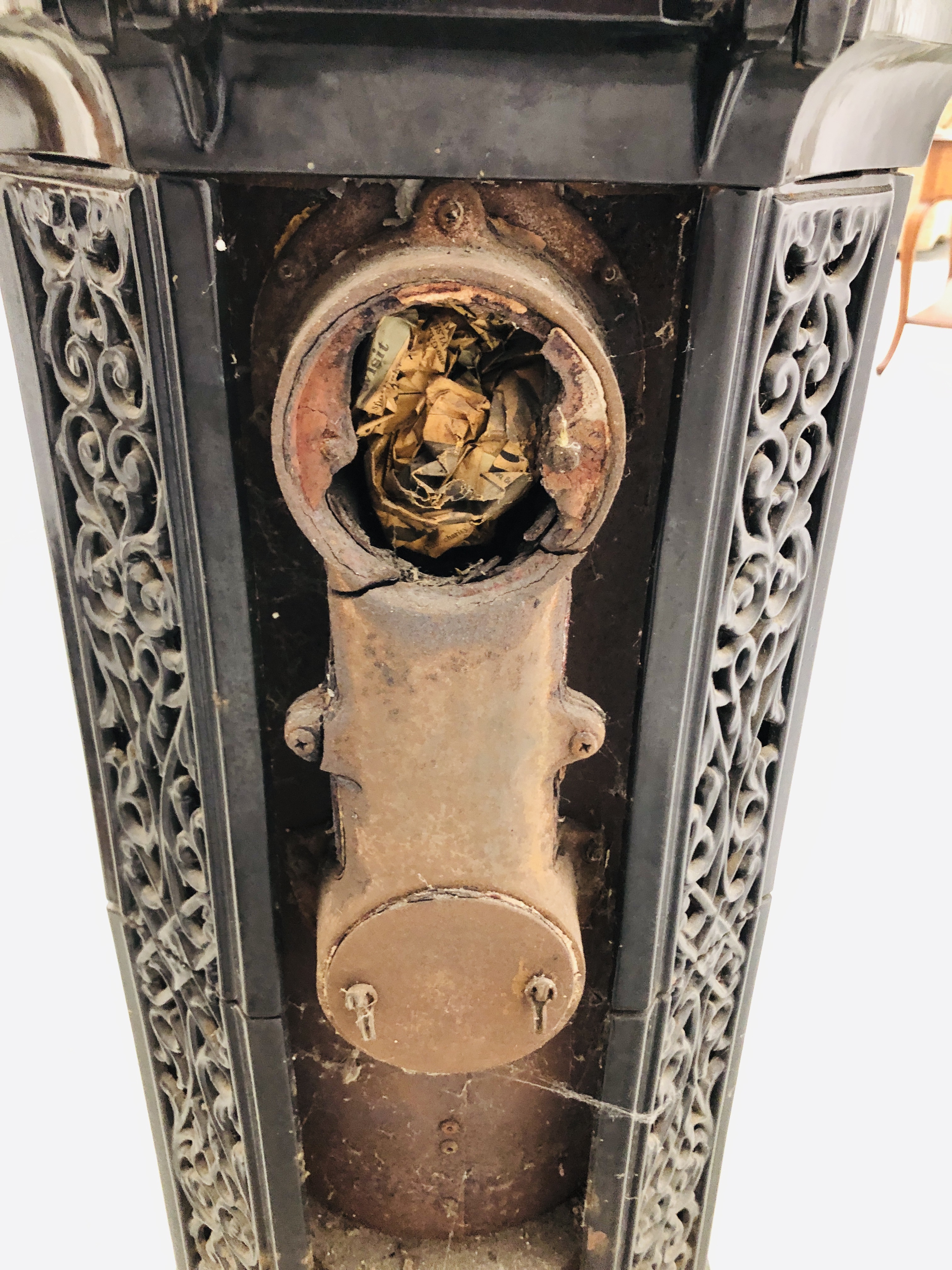 GODIN DECORATIVE CAST SOLID FUEL STOVE (NO BACK CONNECTOR PLATE) HEIGHT 90CM. - Image 7 of 11