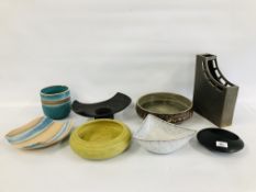 A GROUP OF MODERN ART STUDIO POTTERY TO INCLUDE VARIOUS BOWLS SOME BEARING INDISTINCT SIGNATURE.