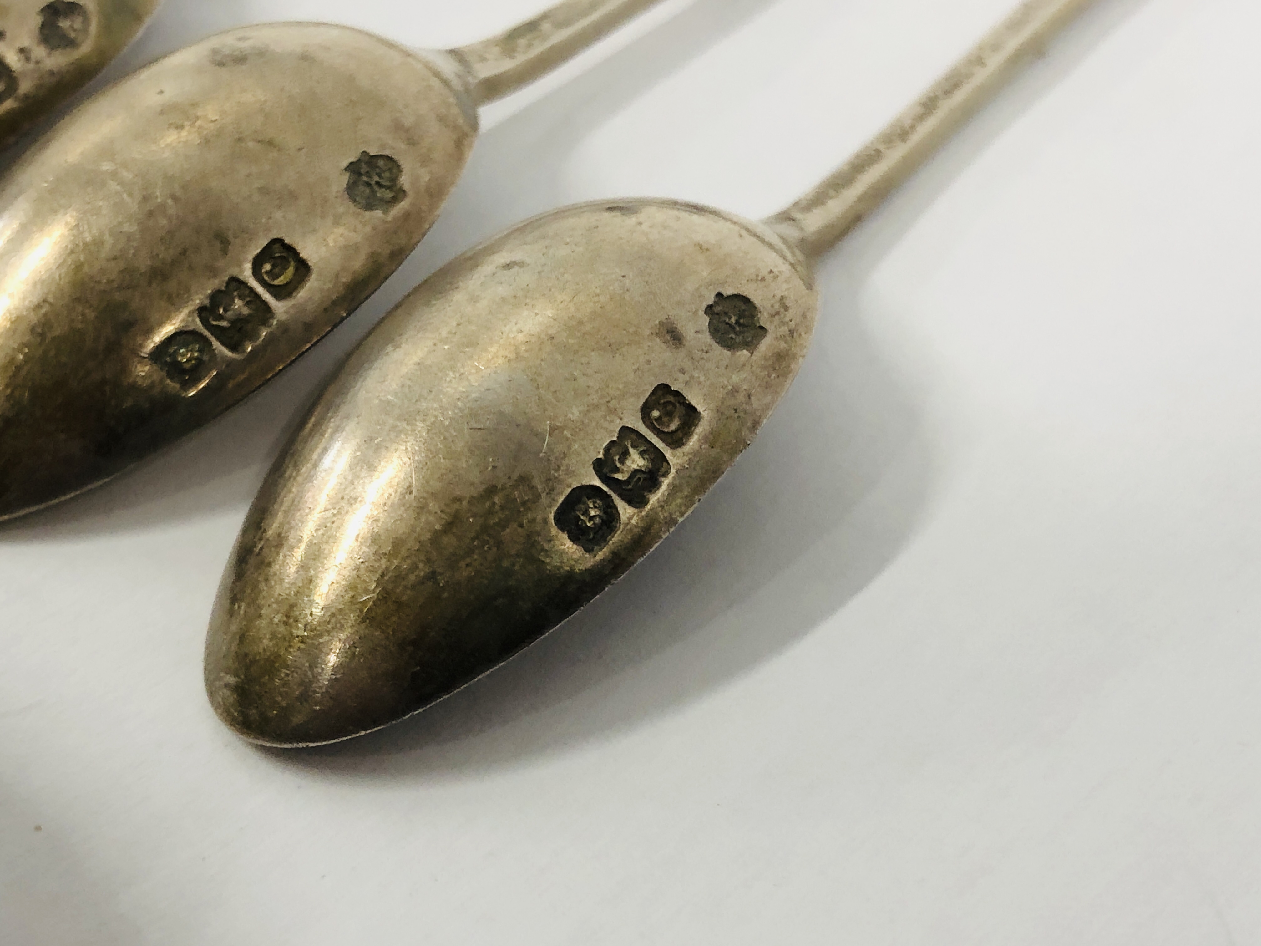 EIGHT VARIOUS SILVER TEASPOONS INCLUDING FOUR ONSLOW PATTERN AND MATCHING SUGAR NIPS, - Image 5 of 10