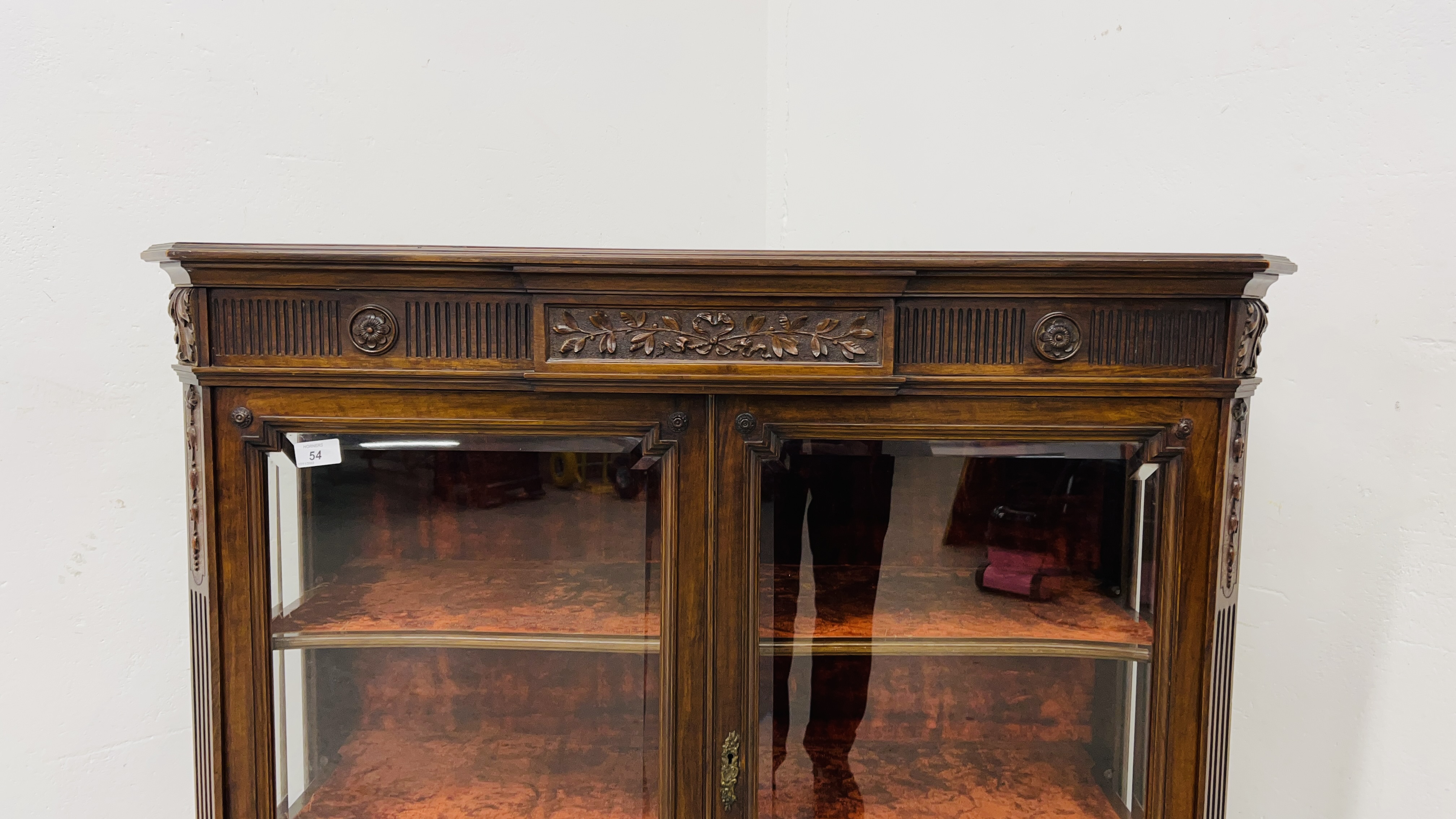 ANTIQUE MAHOGANY TWO DOOR GLAZED DISPLAY CABINET WITH VELVET UPHOLSTERED SHELVES STANDING ON REEDED - Image 3 of 14