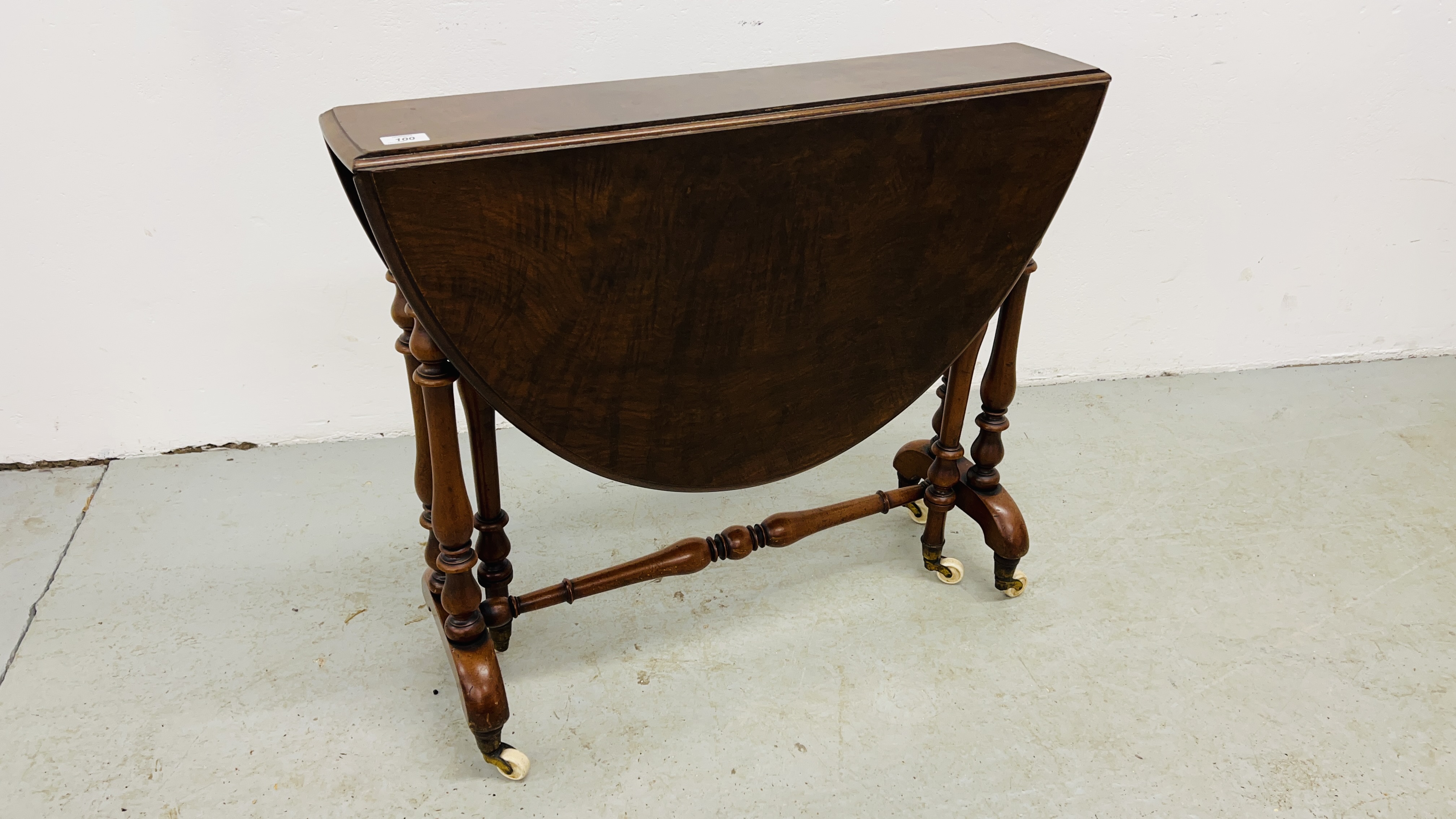VICTORIAN WALNUT TEA TABLE WITH GATELEG ACTION AND OVAL TOP - EXTENDED 83CM. X 102CM.