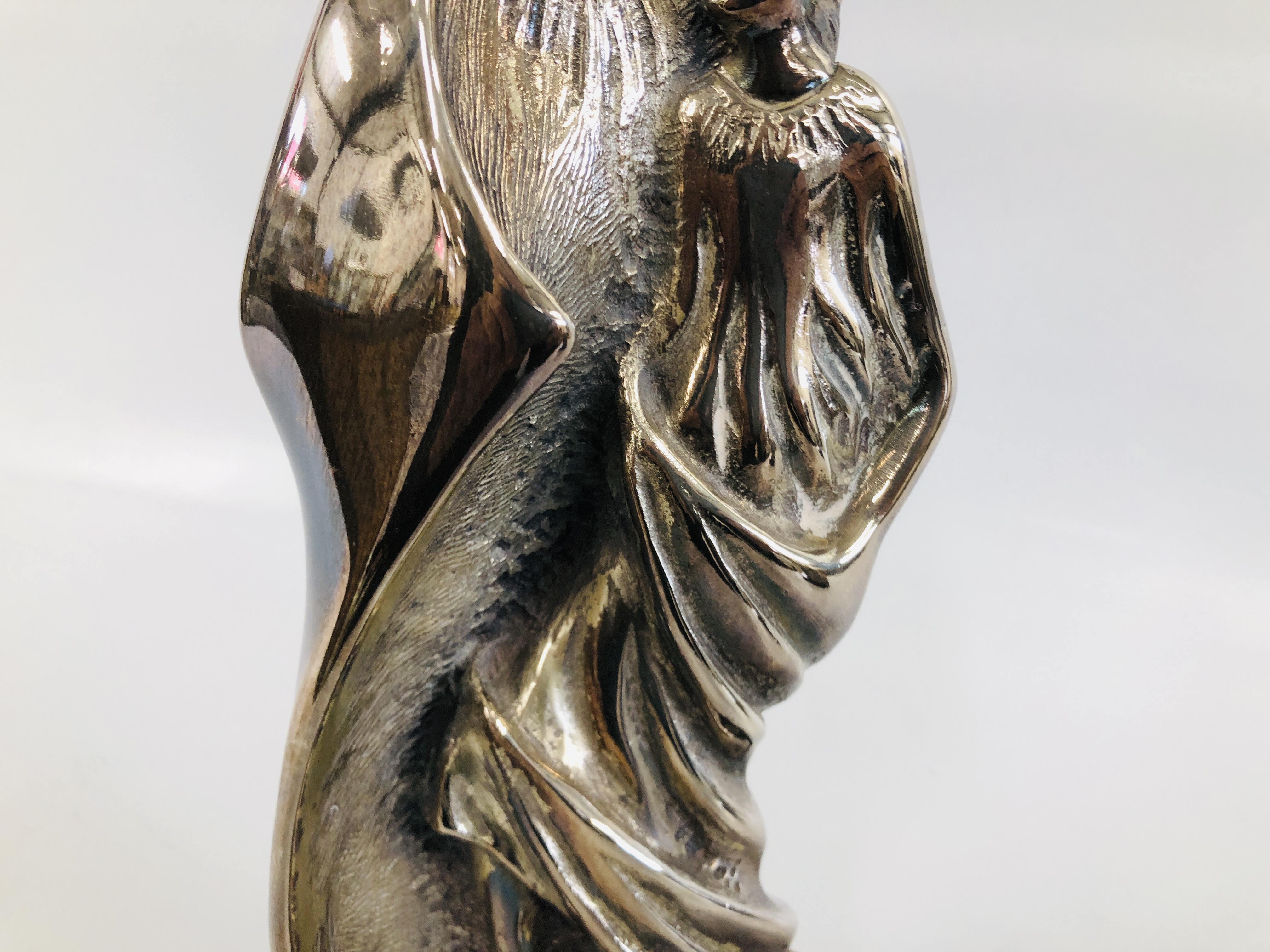 LIMITED EDITION ERMES OTTAVIANI RELIGIOUS SCULPTURE BEARING SIGNATURE, H 32.5CM. - Image 3 of 9