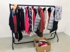 QUANTITY OF GOOD QUALITY LADIES CLOTHING TO INCLUDE JACKETS, FLEECES, JUMPERS,