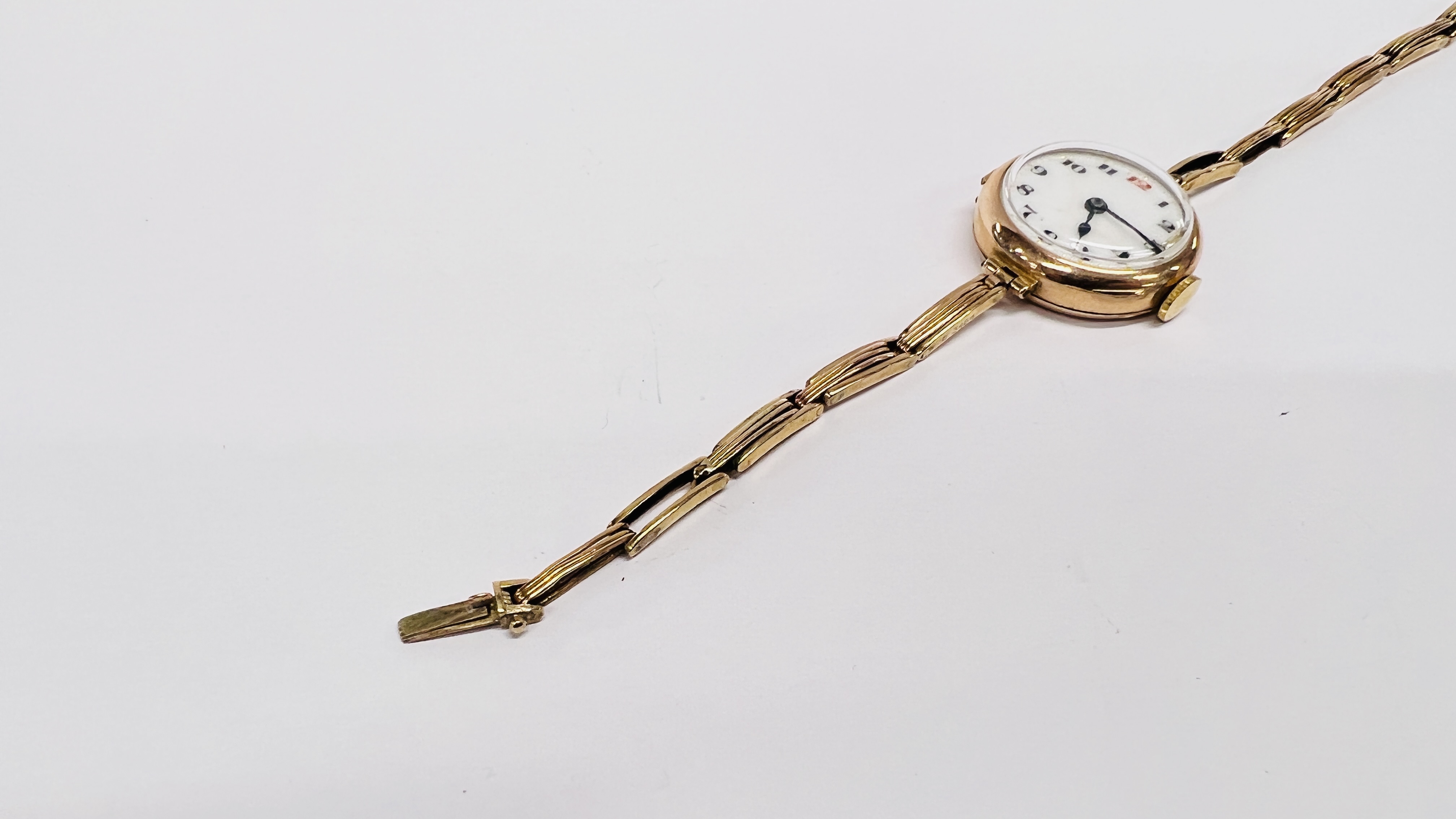 LADY'S 9CT GOLD COCKTAIL WATCH, ENAMELLED DIAL ON EXPANDING 9CT GOLD BRACELET STRAP. - Image 4 of 16