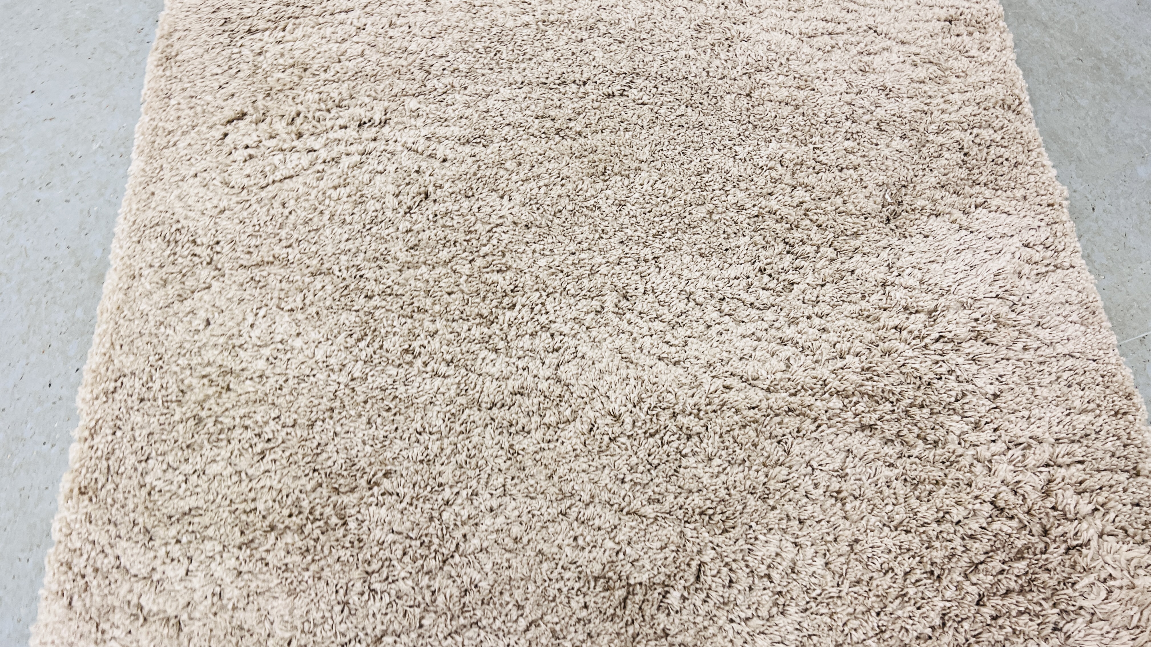 A NEXT LUXURY COSY LT NATURAL DEEP PILE RUG 135CM. X 190CM. - Image 3 of 5