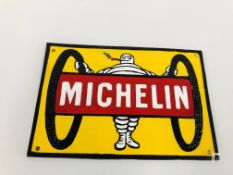 (R) MICHELIN WITH 2 TYRES PLAQUE