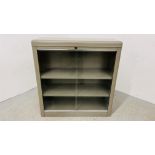 A VINTAGE HOWDEN STEEL EQUIPMENT BOOKCASE WITH SLIDING GLASS DOORS, W 89CM, D 31CM, H 92CM.