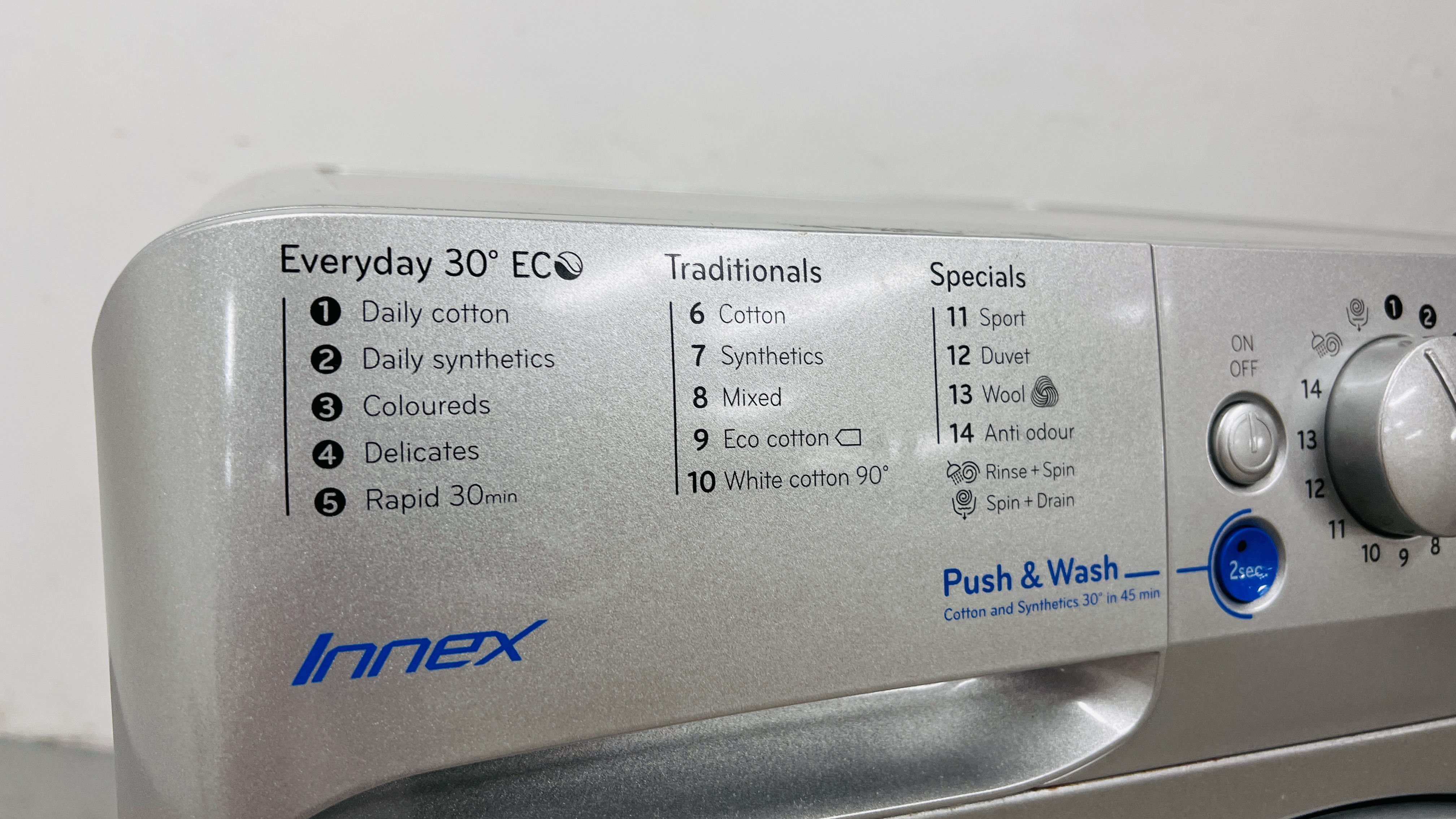 INDESIT INNEX WATER BALANCE PLUS WASHING MACHINE - SOLD AS SEEN - Image 2 of 7