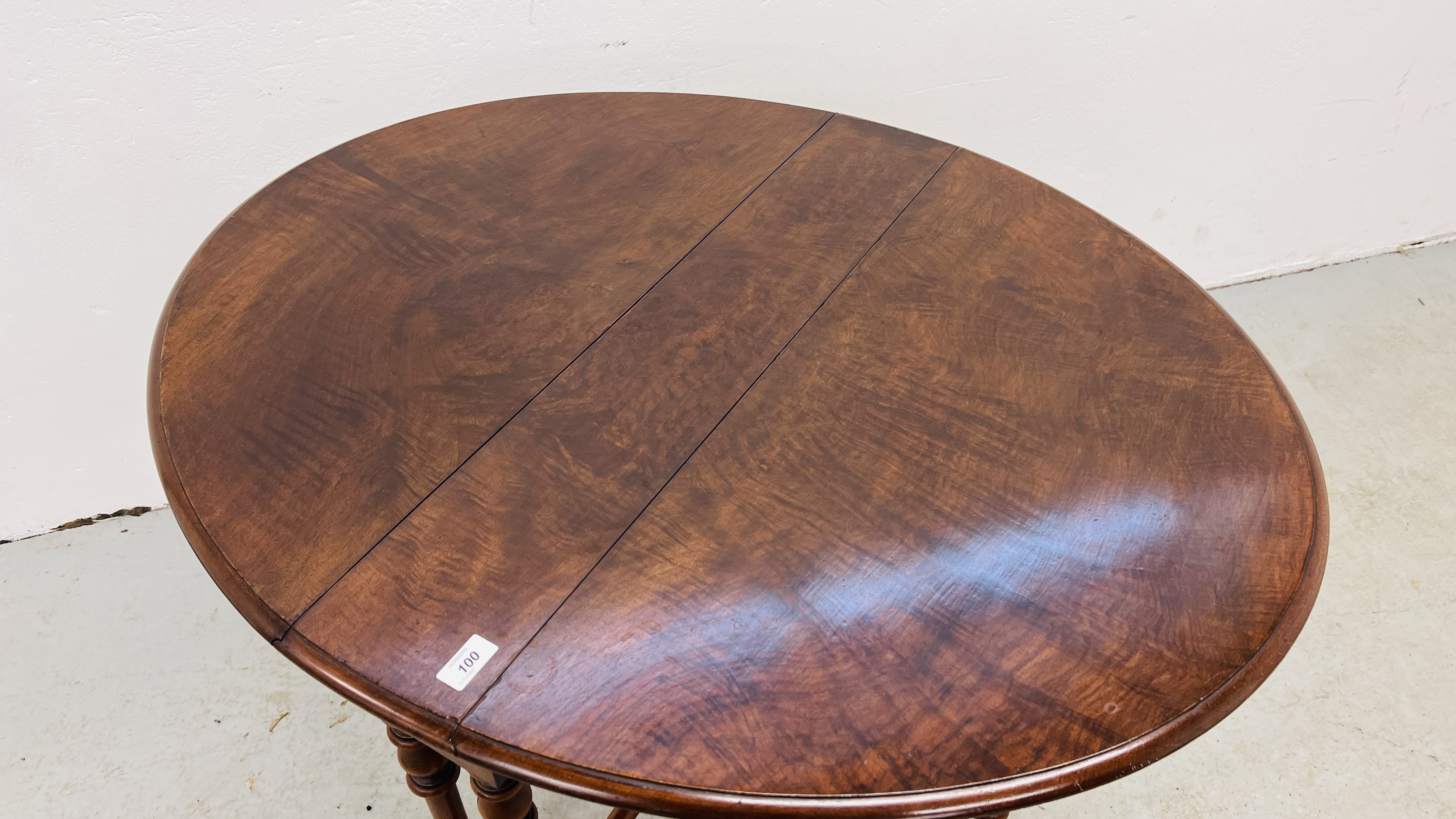 VICTORIAN WALNUT TEA TABLE WITH GATELEG ACTION AND OVAL TOP - EXTENDED 83CM. X 102CM. - Image 9 of 10