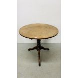 ANTIQUE OAK CIRCULAR TOP OCCASIONAL TABLE ON TRIPOD BASE WITH TILT TOP ACTION, DIAMETER 80CM.