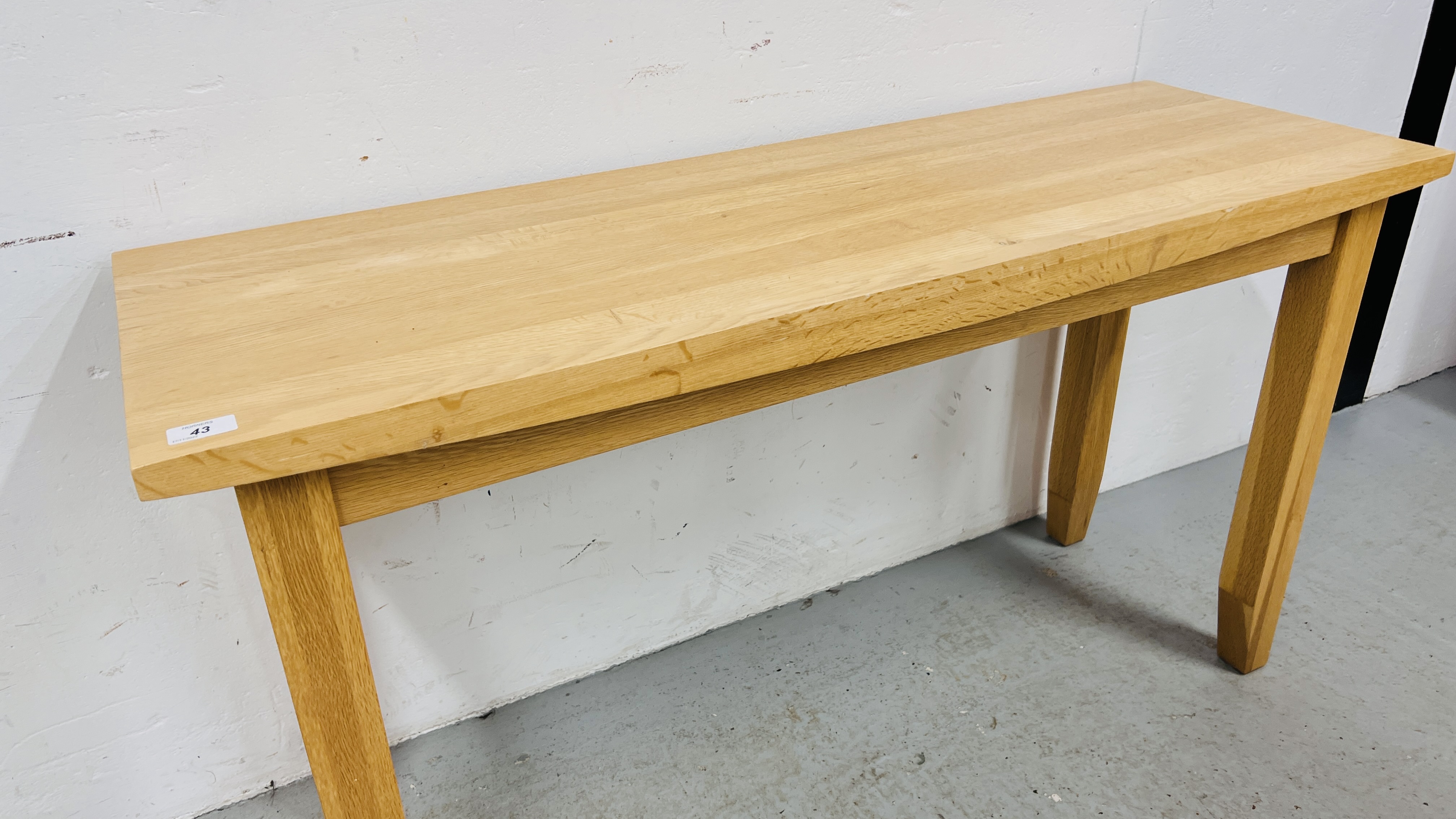 A SOLID LIGHT OAK SIDE TABLE WIDTH 120CM. DEPTH 40CM. HEIGHT 66CM. - Image 3 of 8