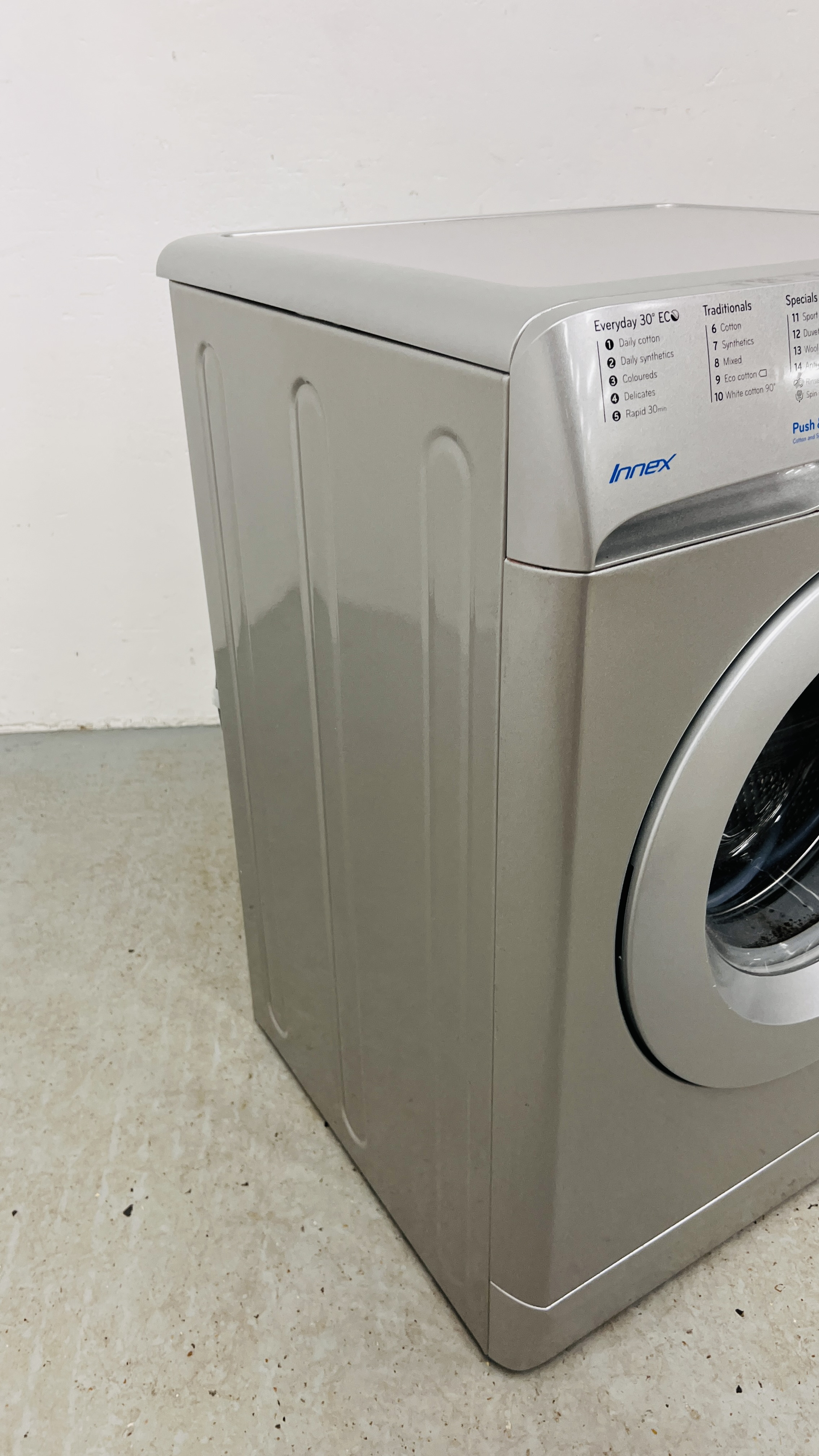 INDESIT INNEX WATER BALANCE PLUS WASHING MACHINE - SOLD AS SEEN - Image 5 of 7