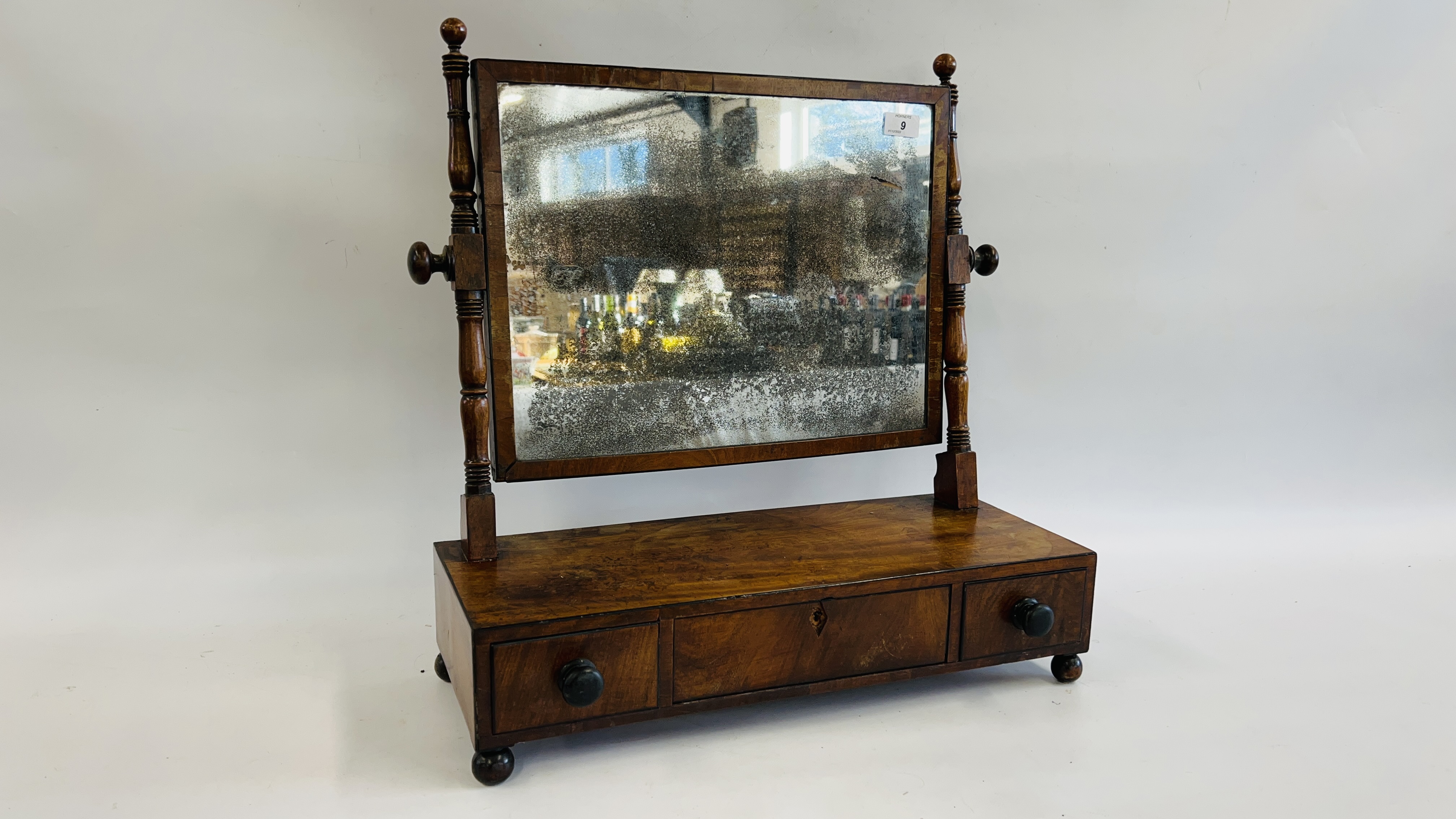 ANTIQUE MAHOGANY TOILET MIRROR WITH THREE DRAWERS. - Image 7 of 13