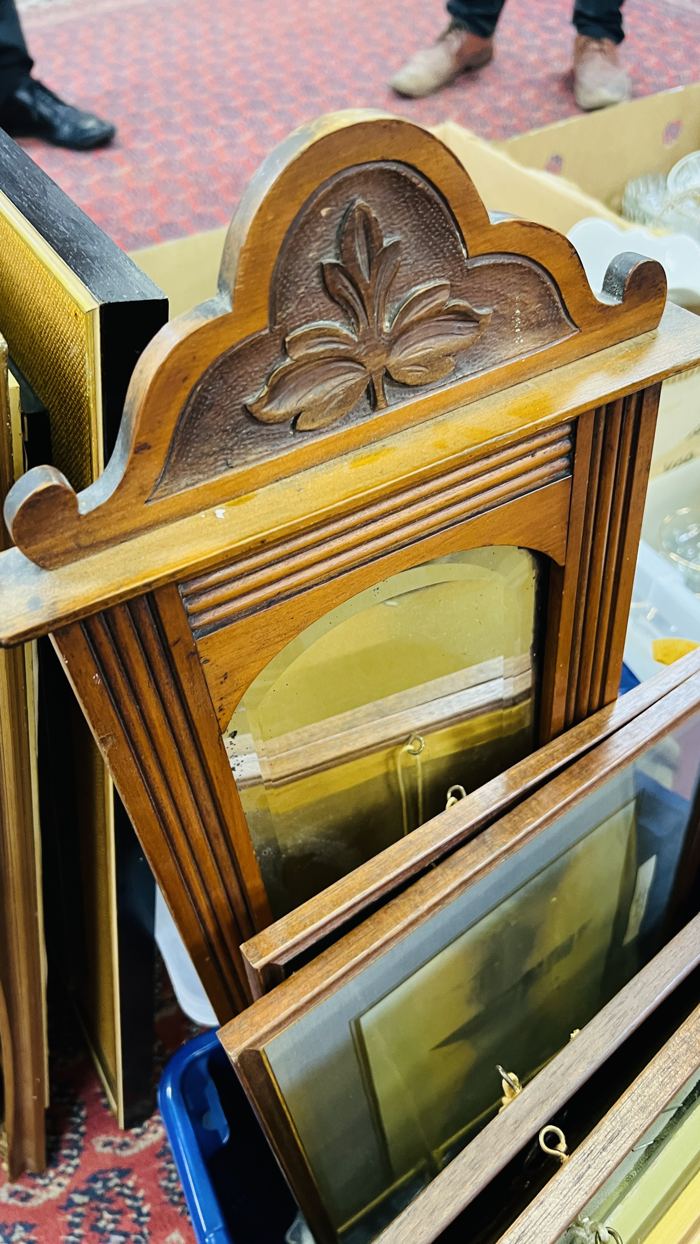 9 X BOXES OF ASSORTED HOUSEHOLD SUNDRIES TO INCLUDE GLASS AND CHINA WARE, GERMAN GLAZED POTTERY, - Image 19 of 20