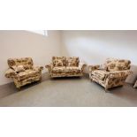 A PARKER KNOLL GOOD QUALITY THREE PIECE LOUNGE SUITE,
