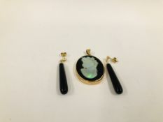 AN OVAL OPAL STYLE CAMEO PENDANT IN A 9CT GOLD SETTING ALONG WITH A PAIR OF HARDSTONE DROP EARRINGS