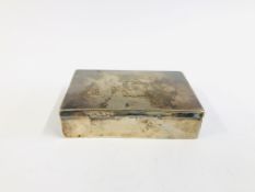A SILVER RECTANGULAR STAMP BOX BY GRAY & COMPANY, BIRMINGHAM 1903, W 7.25CM, D 5.5CM.