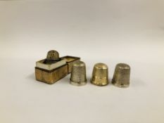 A GROUP OF FOUR SILVER THIMBLES THREE OF WHICH HAVE BIRMINGHAM ASSAYS.