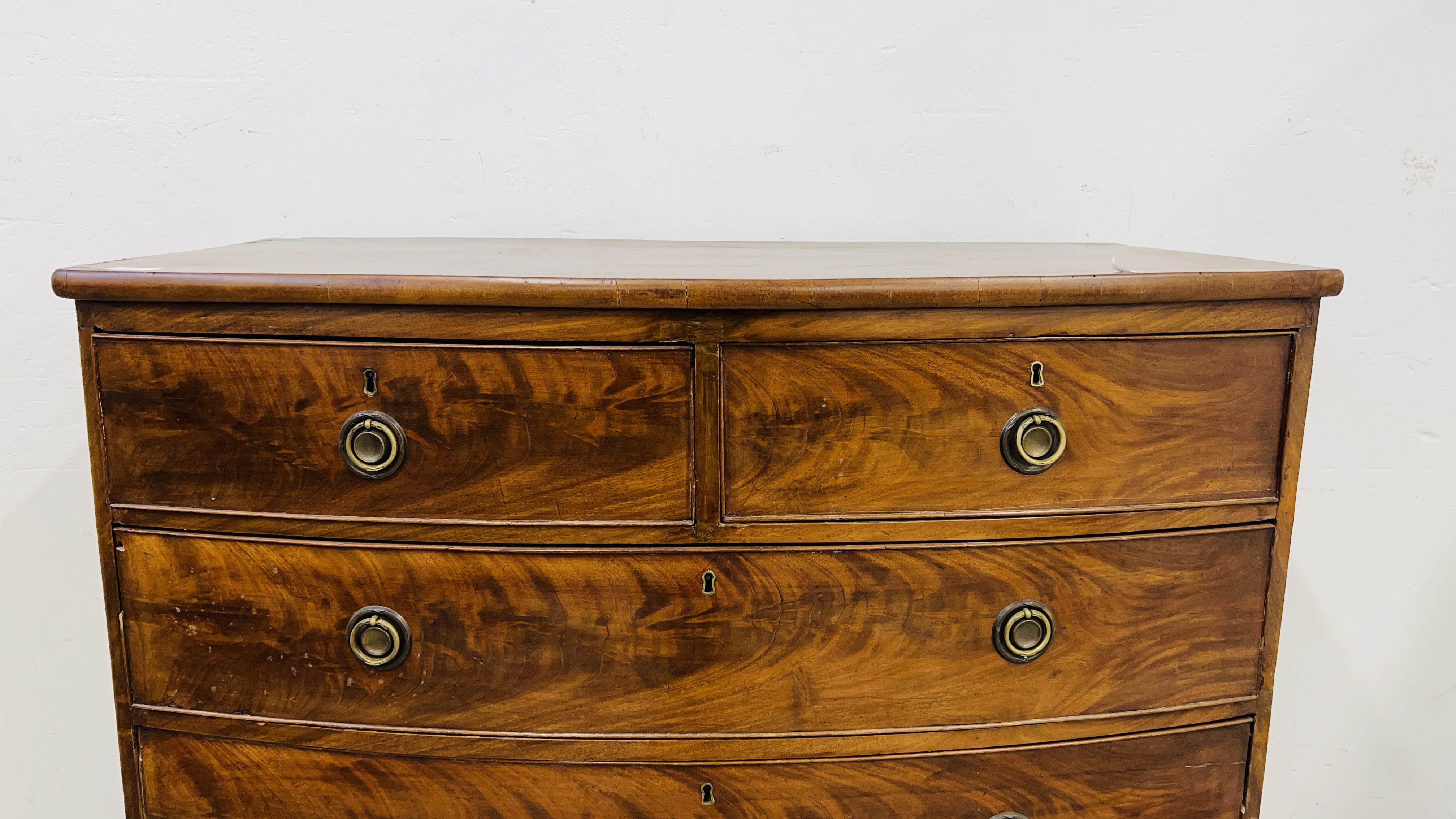 A MAHOGANY BOW FRONTED TWO OVER THREE CHEST OF DRAWERS, W 106CM, D 54CM, H 104CM. - Image 3 of 10