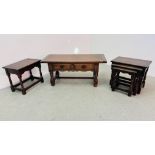 A NEST OF THREE OAK GRADUATED OCCASIONAL TABLES, RECTANGULAR TWO DRAWER OAK COFFEE TABLE WIDTH 49CM.