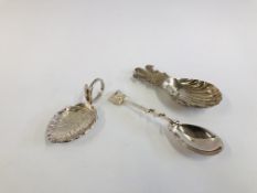 SILVER CADDY SPOON WITH PRINCE OF WALES FEATHERS,