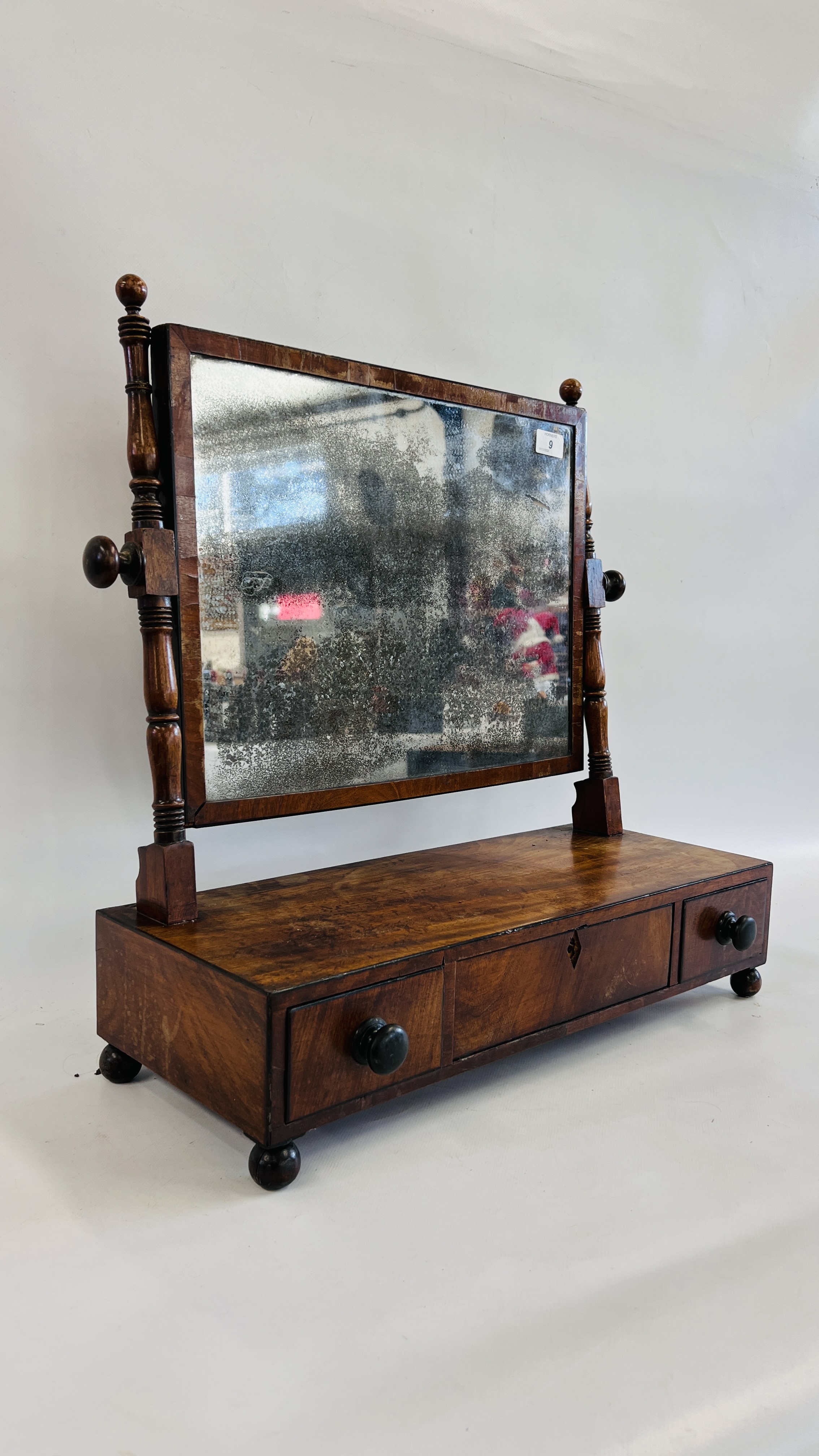 ANTIQUE MAHOGANY TOILET MIRROR WITH THREE DRAWERS. - Image 8 of 13