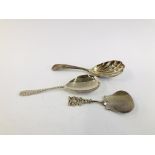 SILVER CADDY SPOON OF SHELL DESIGN, LONDON 1906 ALONG WITH A FURTHER SILVER CADDY SPOON,