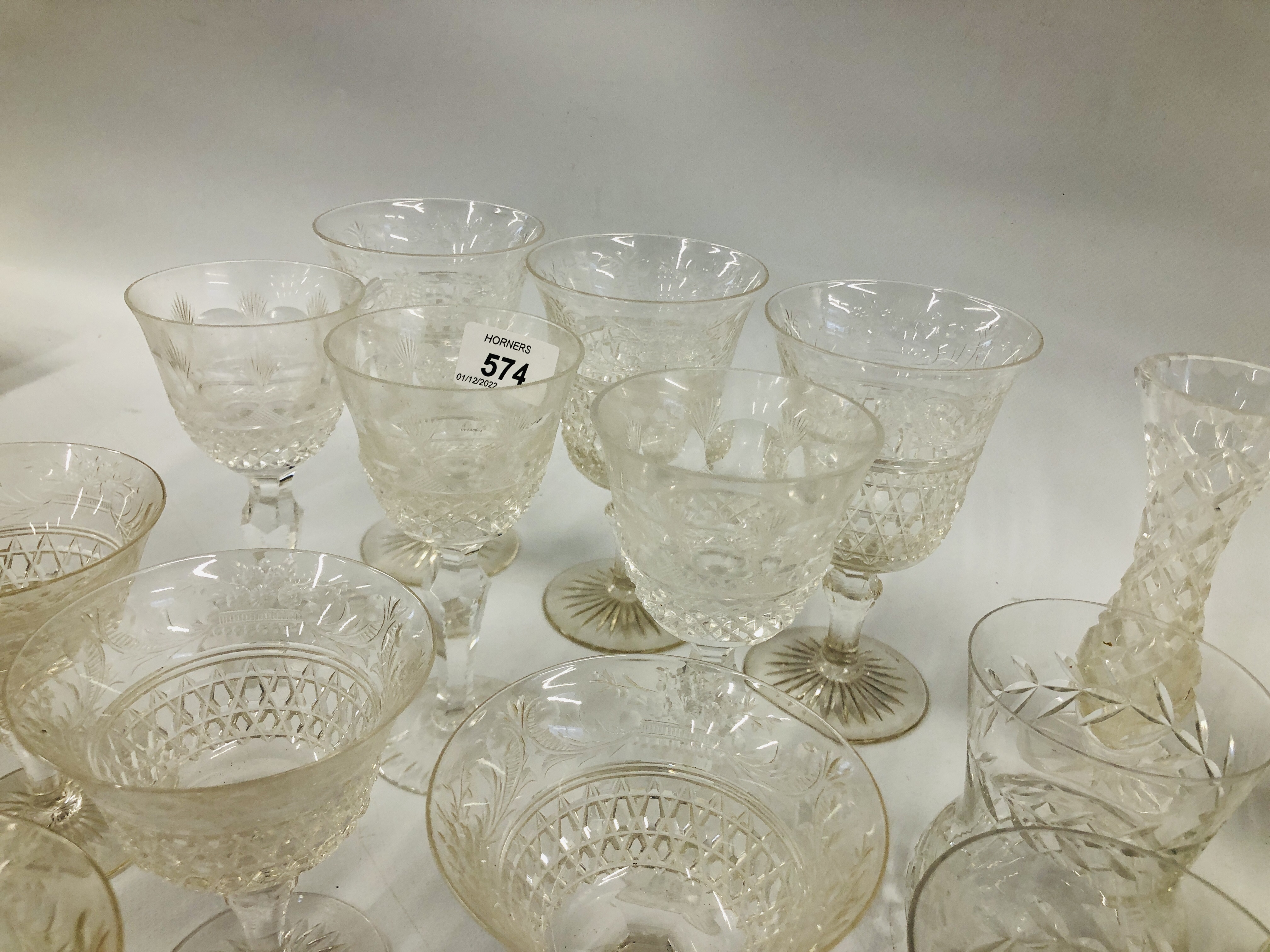 COLLECTION OF GOOD QUALITY ART GLASS CRYSTAL DRINKING GLASSES, VASE, BRANDY GLASSES, ETC. - Image 5 of 6