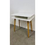 MODERN DESIGNER WHITE GLOSS FINISH DESK ON FOUR BEECHWOOD LEGS, W 75CM, D 45CM, H 77CM.