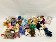 APPROXIMATELY 25 COLLECTORS TY BEANIE BEARS.