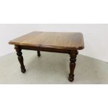 A VICTORIAN MAHOGANY EXTENDING DINING TABLE TWO EXTENSIONS LEAVES,