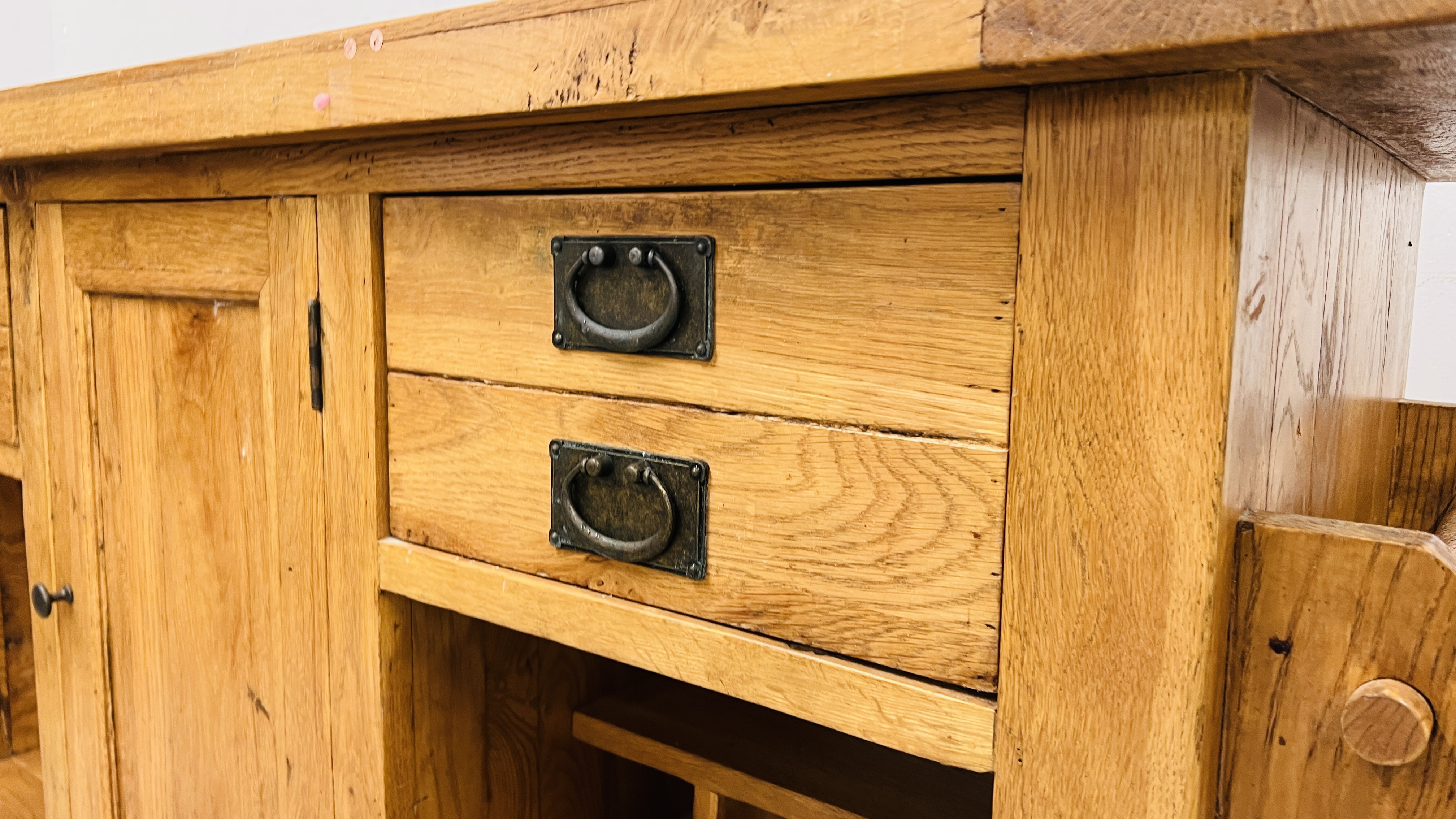 A SOLID OAK MARBLE TOPPED KITCHEN ISLAND WITH TWO SLIDE THROUGH DRAWERS AND SINGLE CENTRAL DOOR, - Image 6 of 21