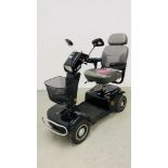 RASCAL ROAD LEGAL MOBILITY SCOOTER FIRST REGISTERED 01/08/2016 (CHARGER AND KEYS PRESENT) - V5