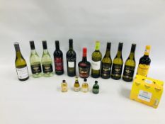 EIGHT BOTTLES OF WHITE WINE TO INCLUDE 2 X HARDYS CREST SAUVIGNON BLANC 2021,