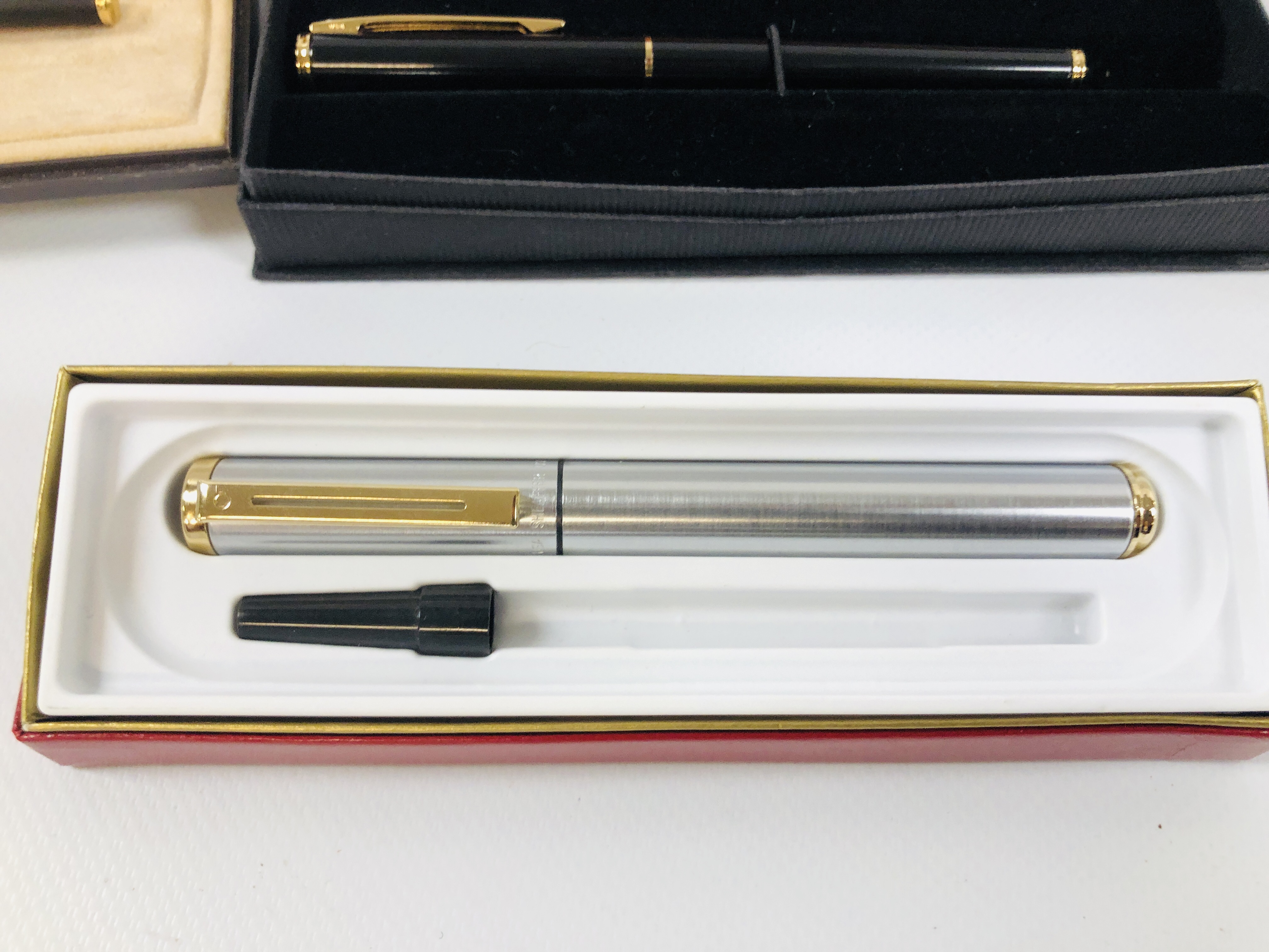 FOUR SHEAFFER PENS TO INCLUDE TWO FOUNTAIN PENS IN ORIGINAL GIFT BOXES AND A FURTHER SHEAFFER BALL - Image 6 of 7