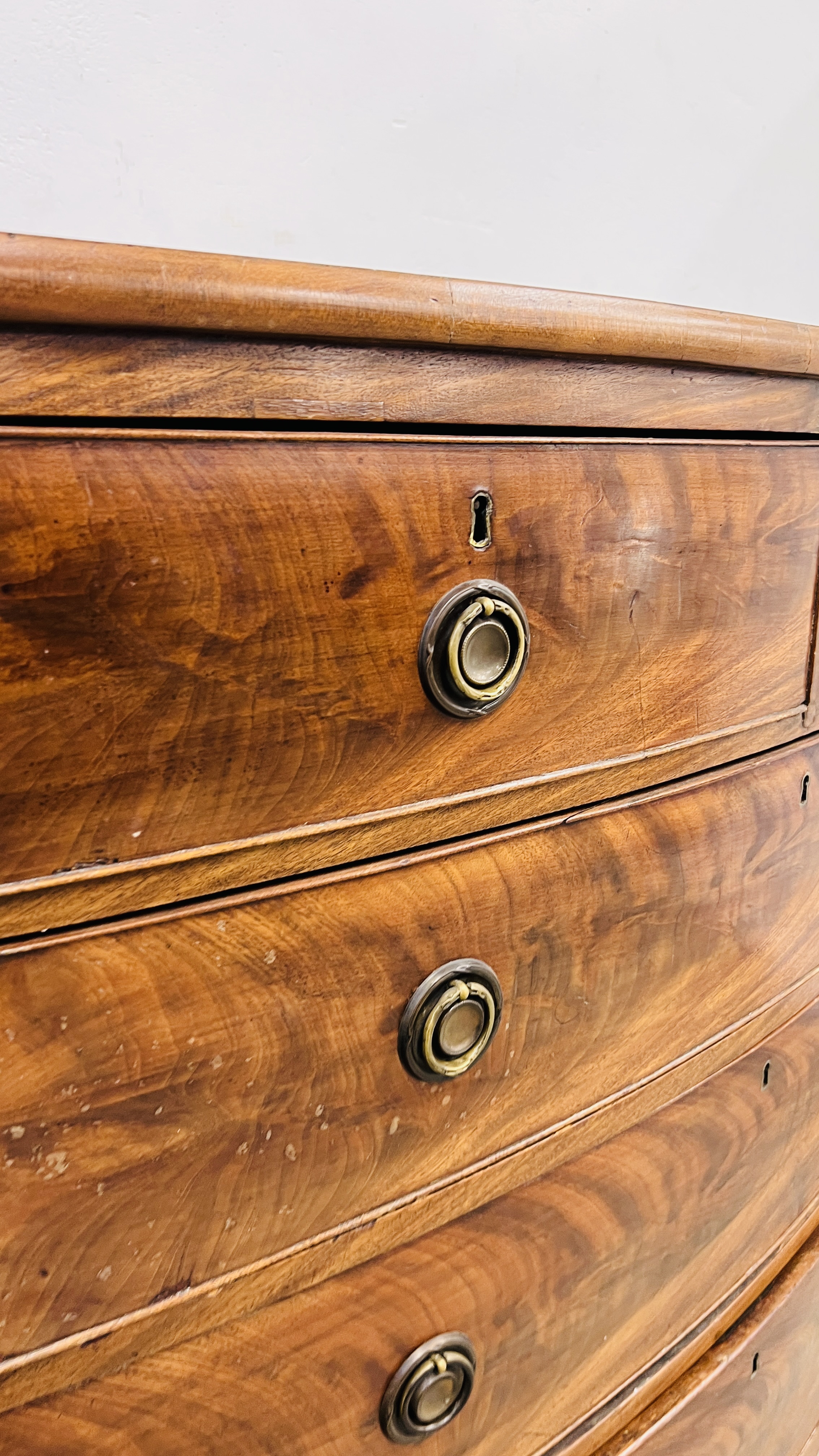 A MAHOGANY BOW FRONTED TWO OVER THREE CHEST OF DRAWERS, W 106CM, D 54CM, H 104CM. - Image 7 of 10