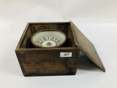 VINTAGE SHIPS COMPASS IN ORIGINAL FITTED WOODEN BOX WIDTH 20.5CM. DEPTH 20.5CM. HEIGHT 14CM.