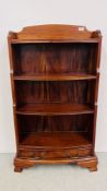 A GOOD QUALITY REPRODUCTION HARDWOOD FOUR TIER BOOKSHELF WITH DRAWER TO BASE WIDTH 68CM. DEPTH 24CM.