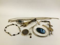 A GROUP OF SILVER TO INCLUDE THREE BROOCHES, TWO SILVER DAGGER BROOCHES,