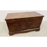 A VINTAGE SOLID OAK BLANKET BOX, W 88CM, D 42CM, H 49CM.