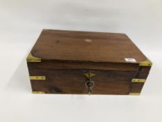 VINTAGE MAHOGANY CASED WRITING SLOPE WITH BRASS BANDING AND KEYS WIDTH 45CM. DEPTH 31CM. HEIGHT 16.