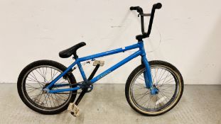 DIAMONDBACK CRO:No 4130 RECON. BOYS BMX BICYCLE.