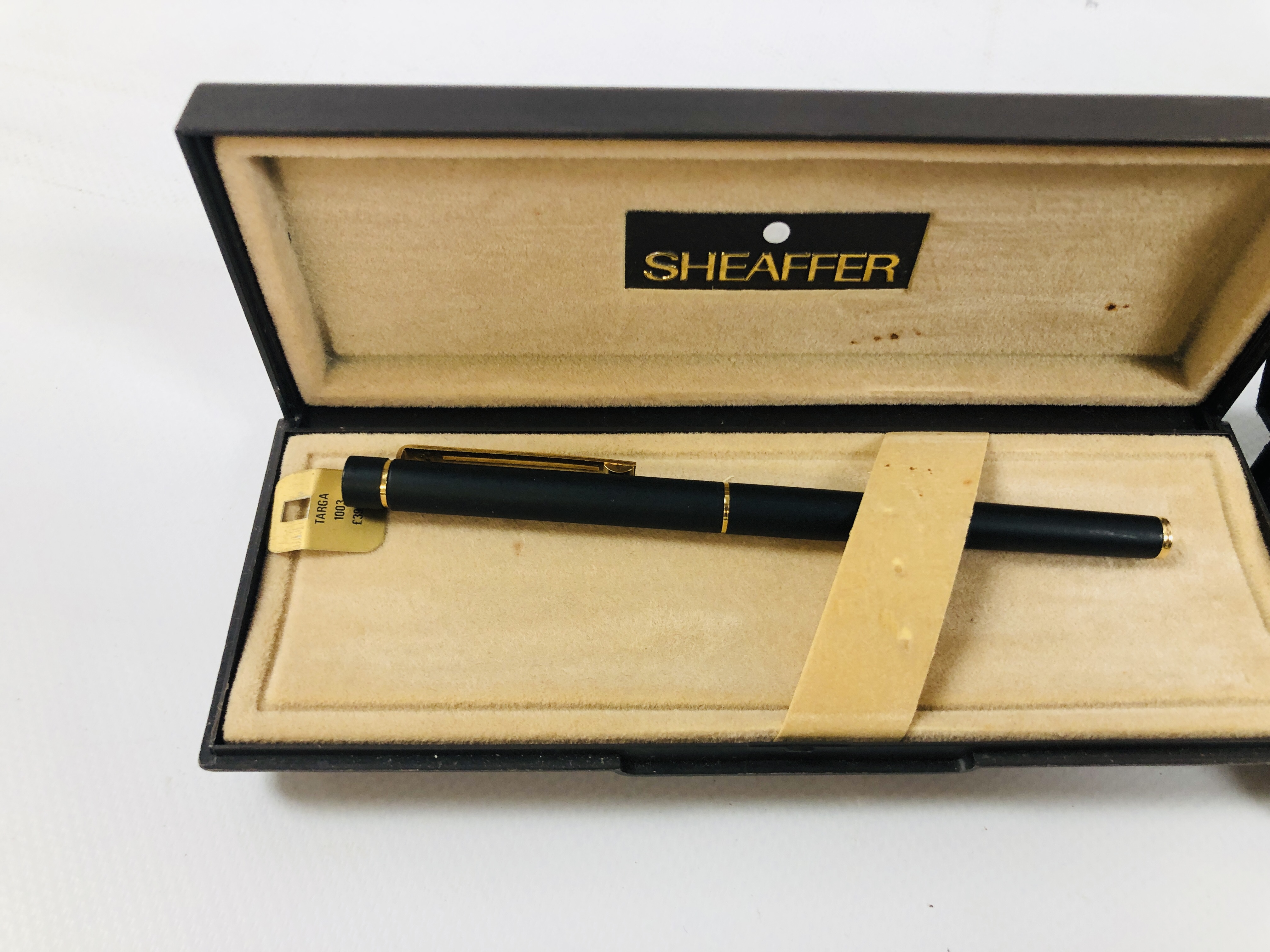 FOUR SHEAFFER PENS TO INCLUDE TWO FOUNTAIN PENS IN ORIGINAL GIFT BOXES AND A FURTHER SHEAFFER BALL - Image 5 of 7